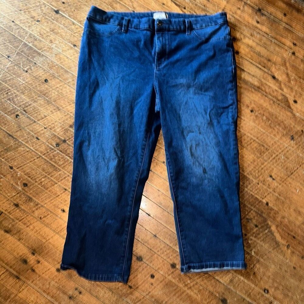 Chicos distressed denim 3/XL minimalist capri jeans